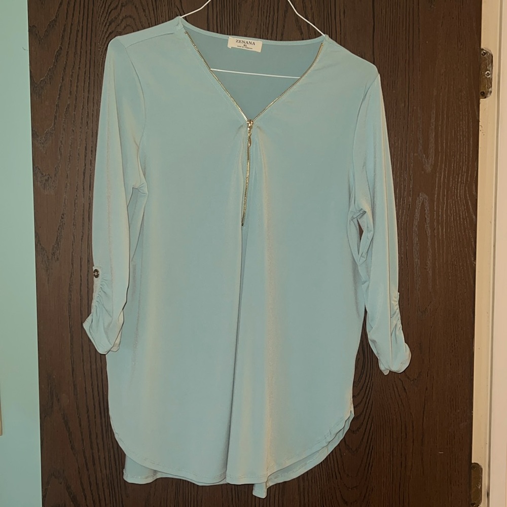 XL blouse with gold half zipper